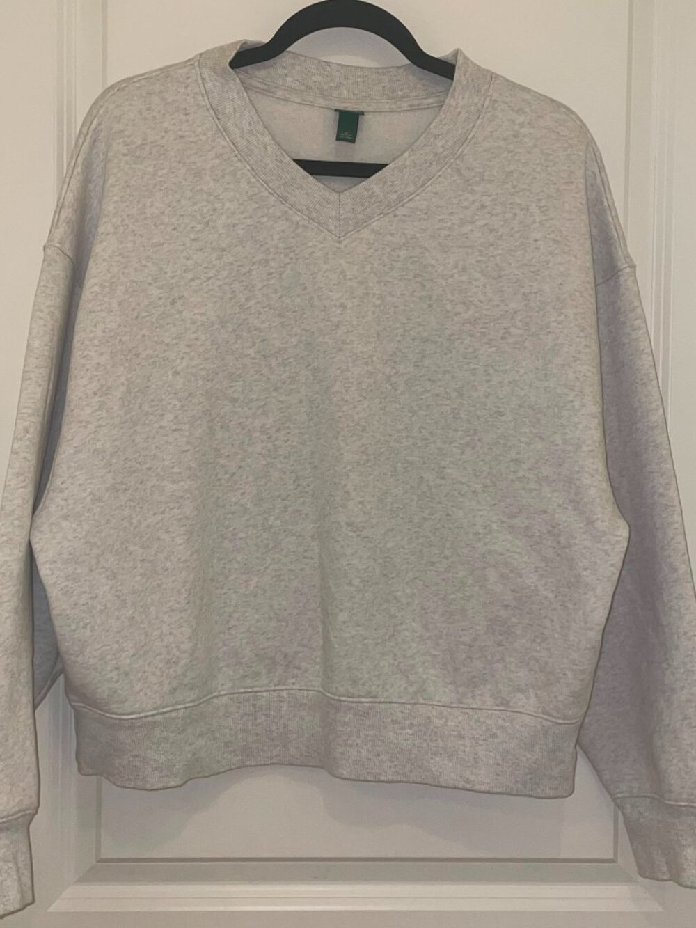 WILD FABLE Women’s Light Gray Sweatshirt, Size M